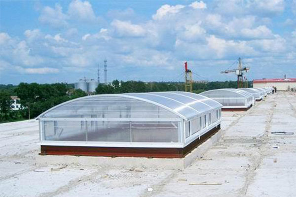  	圆拱型电动采光排烟天窗